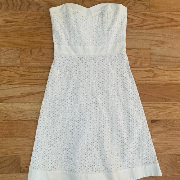 Women’s Size 2 Eyelet Dress in White - Picture 1 of 3